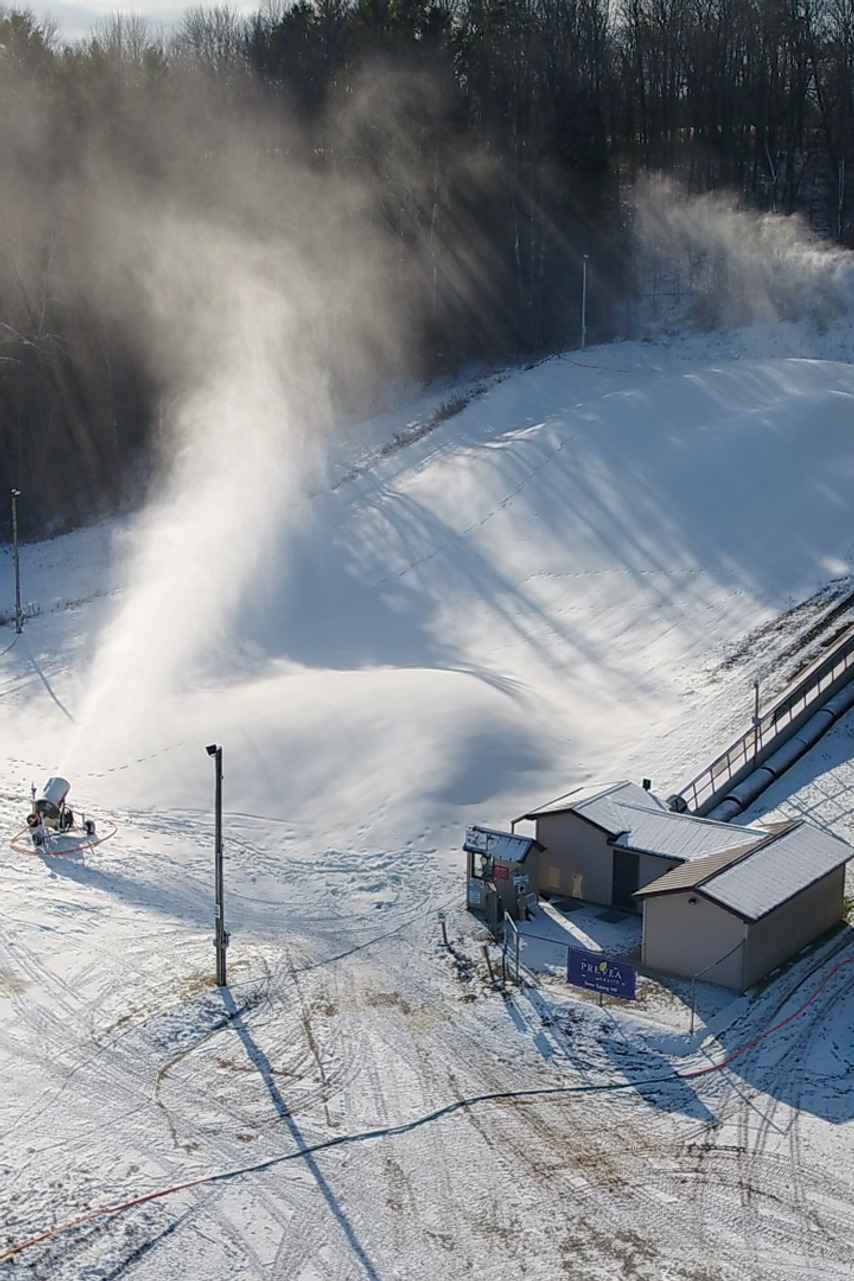 Winter Park – Kewaunee County in USA - the snow is white.