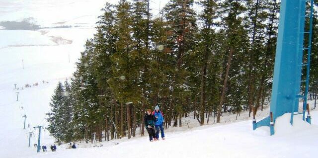 Badger Mountain in USA - a ski lift going up the mountain.