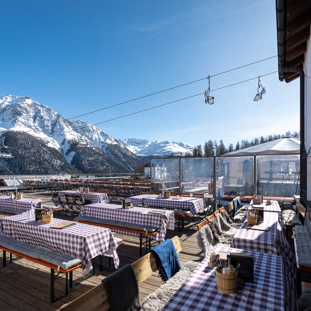 Zuoz – Pizzet | ​Albanas in Switzerland - a clear blue sky.