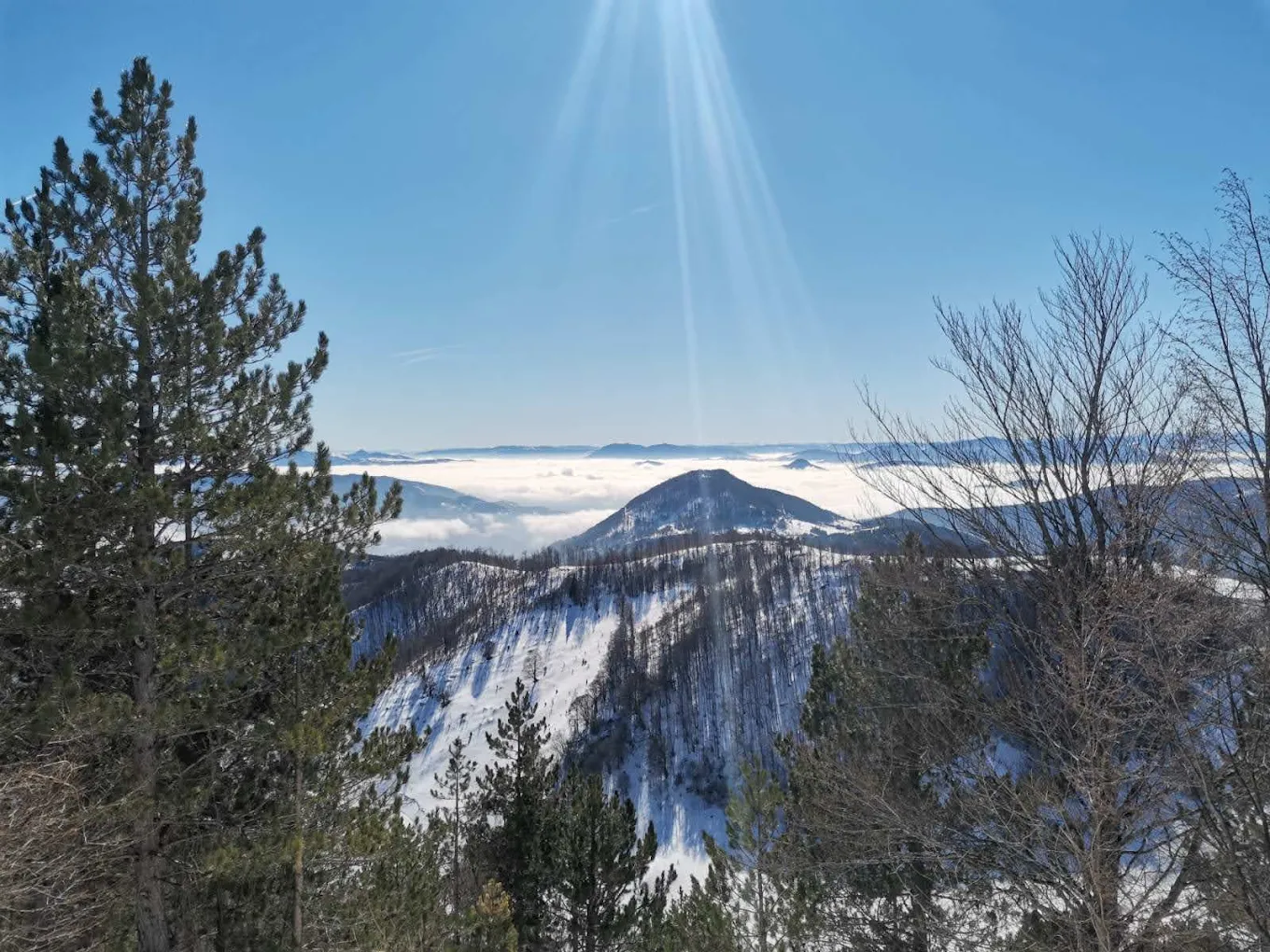 Smestaj"Iver" - Mećavnik - Mokra Gora in Serbia - a view of the mountains from the top of a mountain.