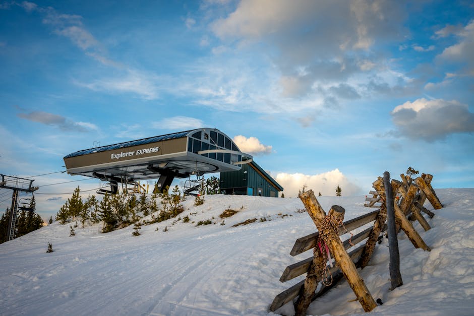 Aspen Mountain in USA - a ski lift sits on top of a snowy mountain.