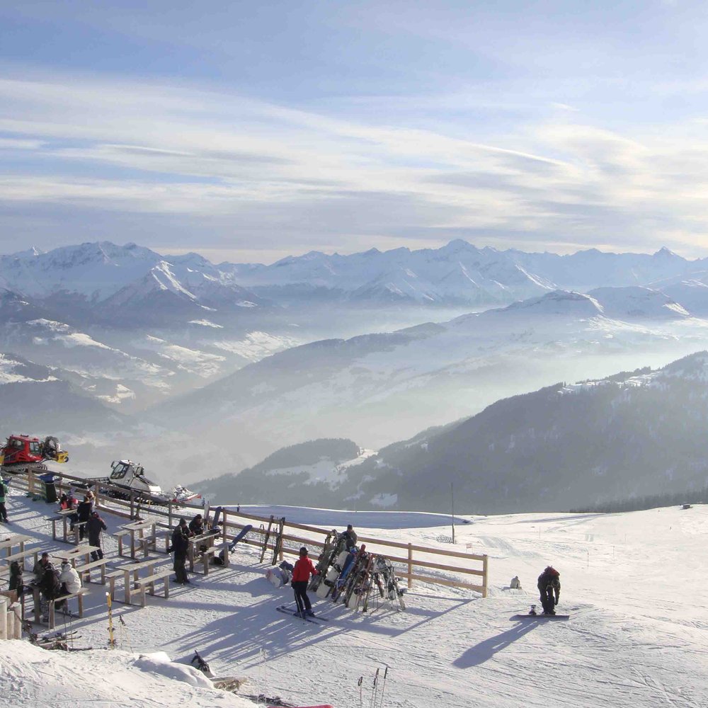 Stokinger – Freudenstadt-Lauterbad in Germany - a group of people standing on top of a mountain.