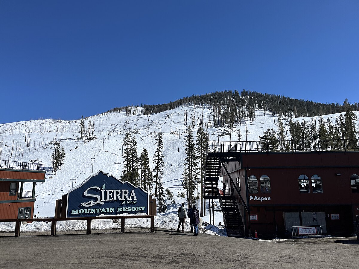 Sierra at Tahoe in USA: the ski area at sierra ski resort.