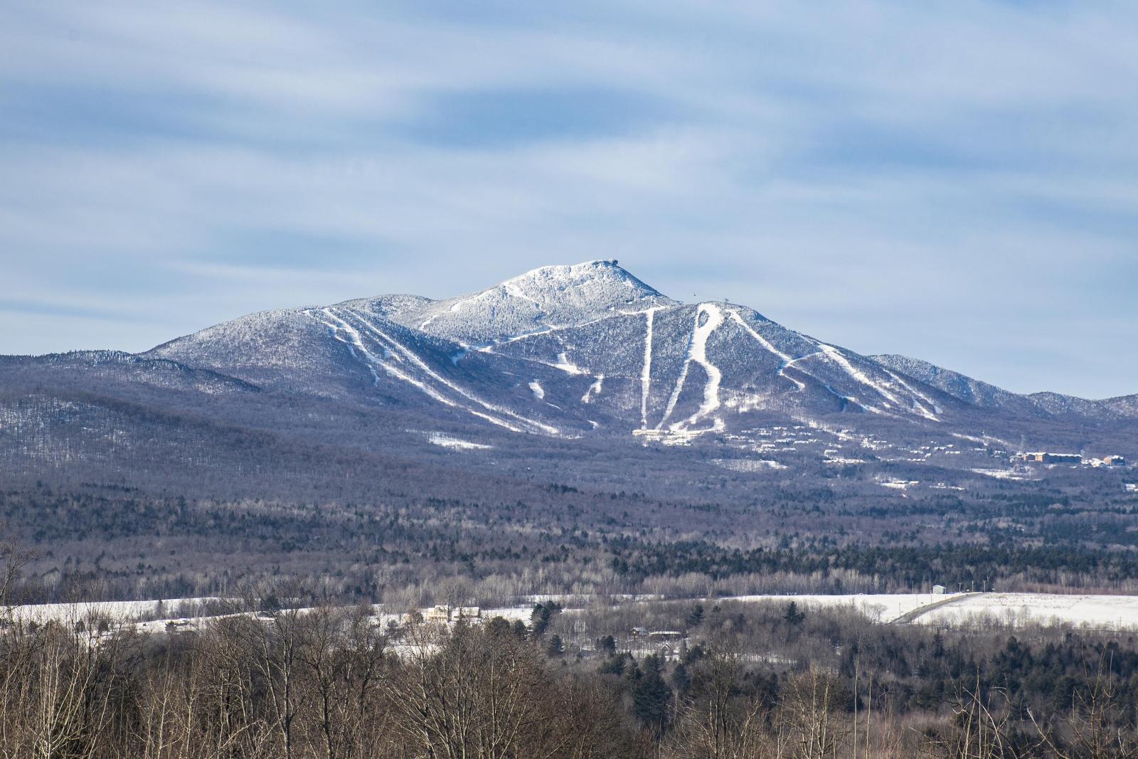 Jay Peak in USA - the mountains are covered in snow.
