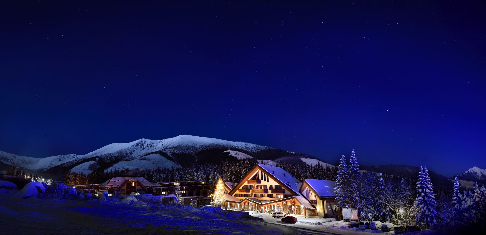 Muttereralm in Austria - a cabin in the mountains at night.