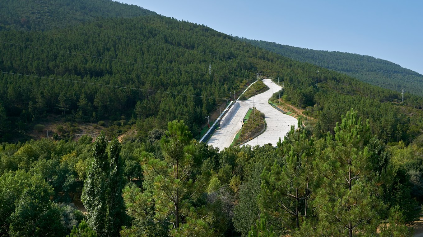Ski parque in Portugal - the road leading to the top of the mountain.