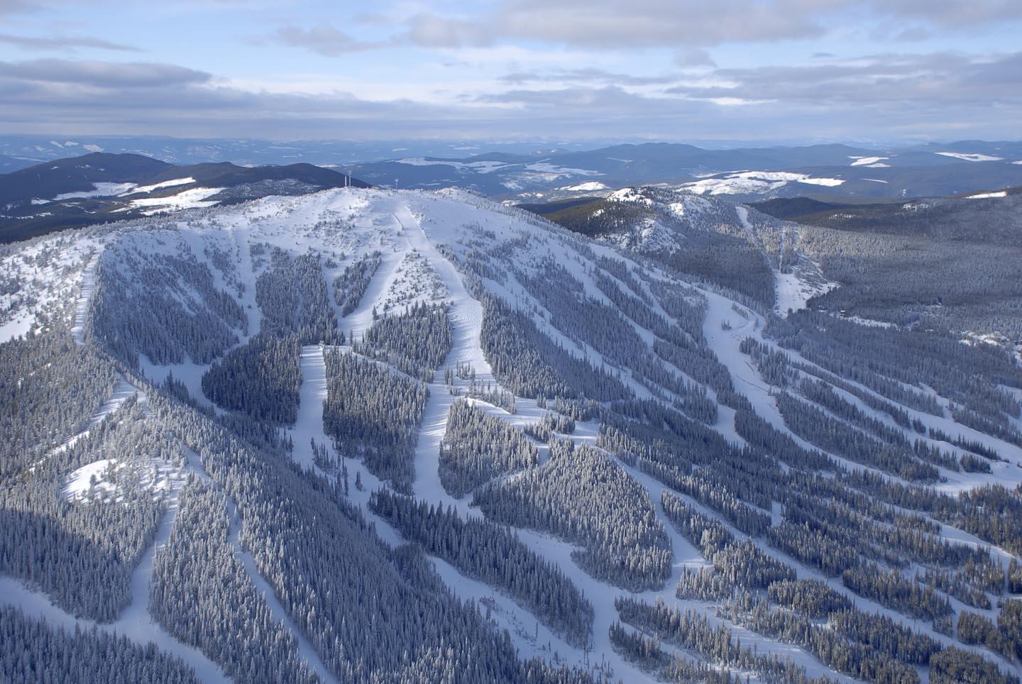 Apex Mountain Resort in Canada - snow covered mountains.
