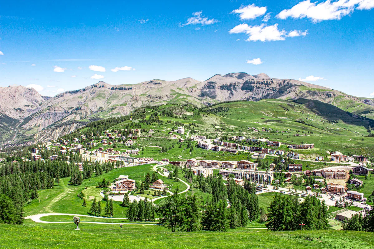 Valberg | Beuil les Launes in France - a view of the mountains from the top of a mountain.