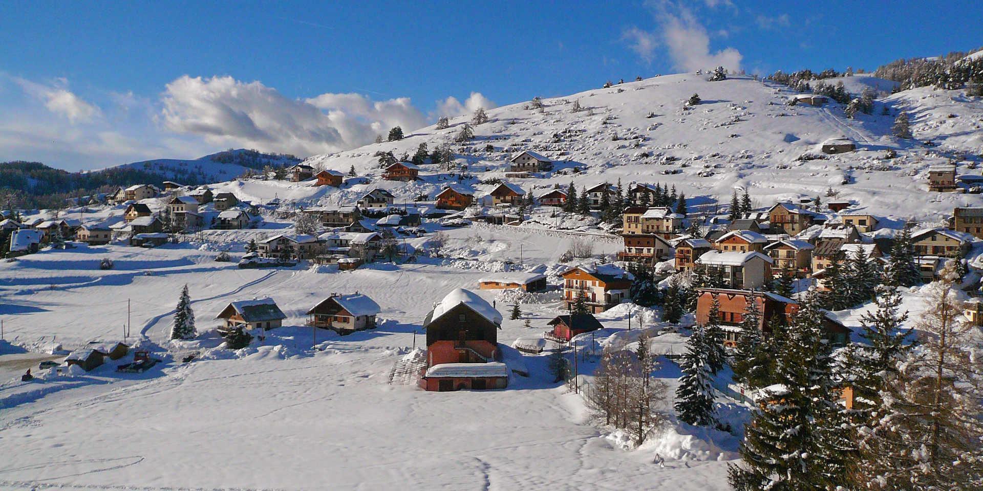 Valberg | Beuil les Launes in France - a snowy village in the swiss alps.