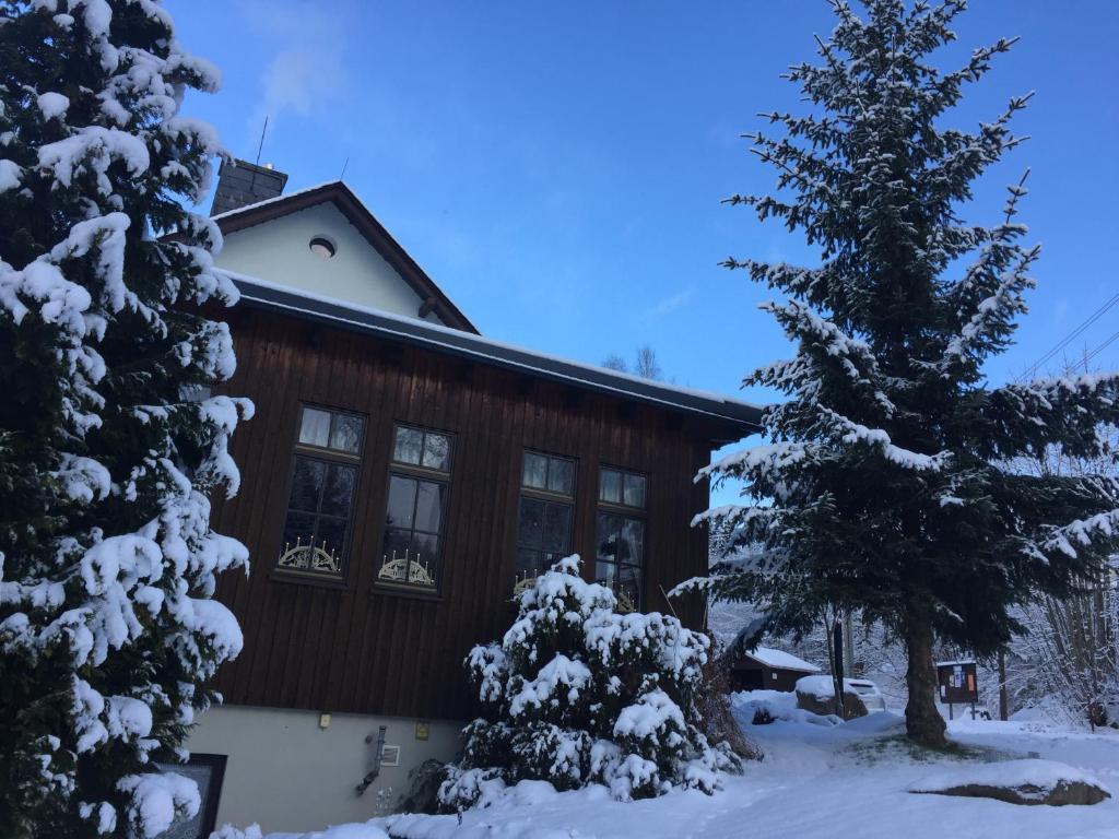 Rauschenbachmühle – Arnsfeld in Germany: the building where the vacation home is located.