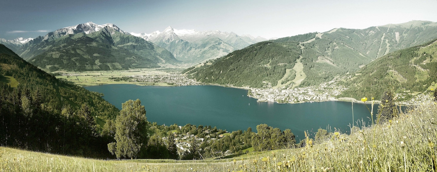 Stadlhof – Falkenstein in Austria - a view of a lake in the mountains.