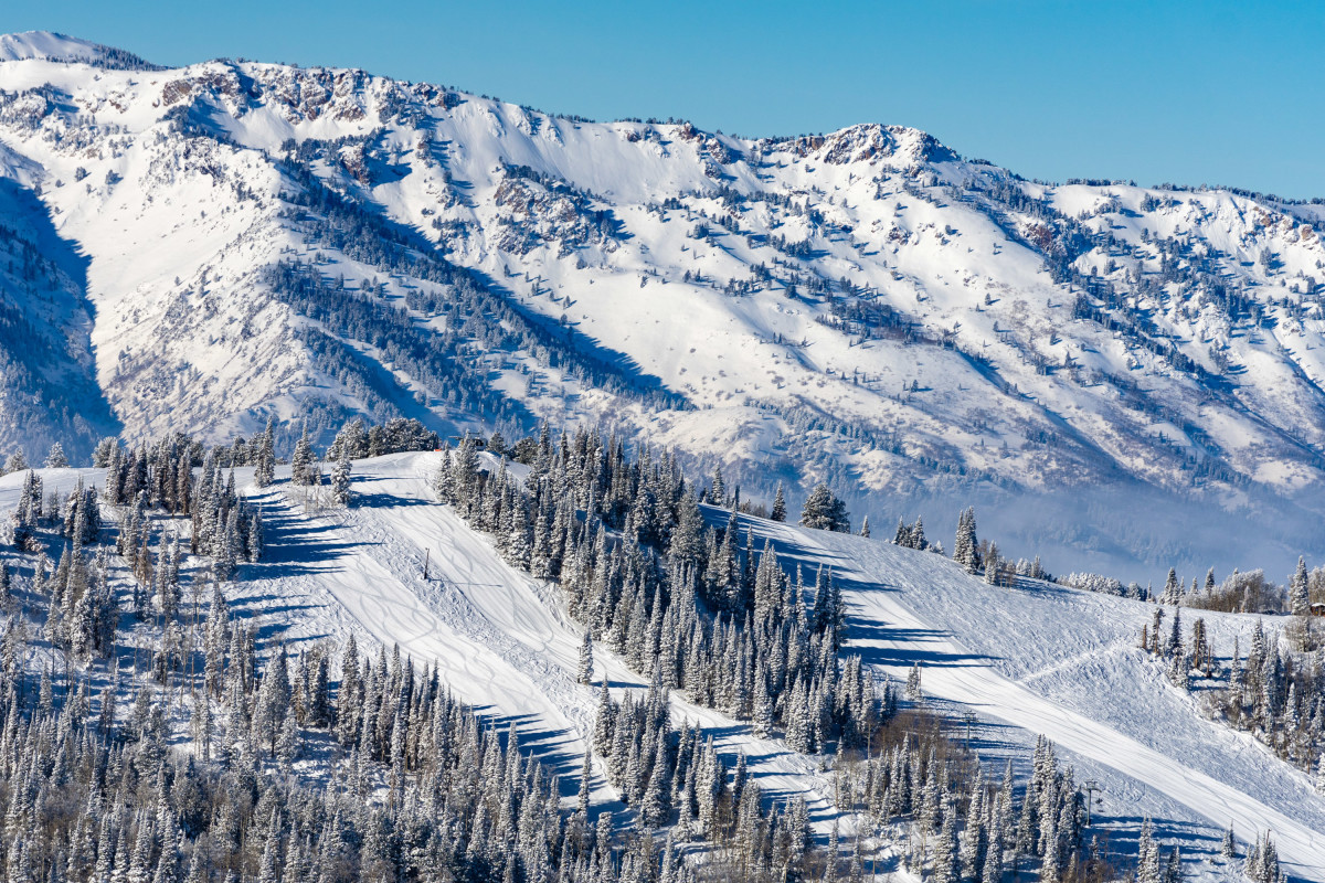 Powder Mountain in USA - a snow covered mountain.