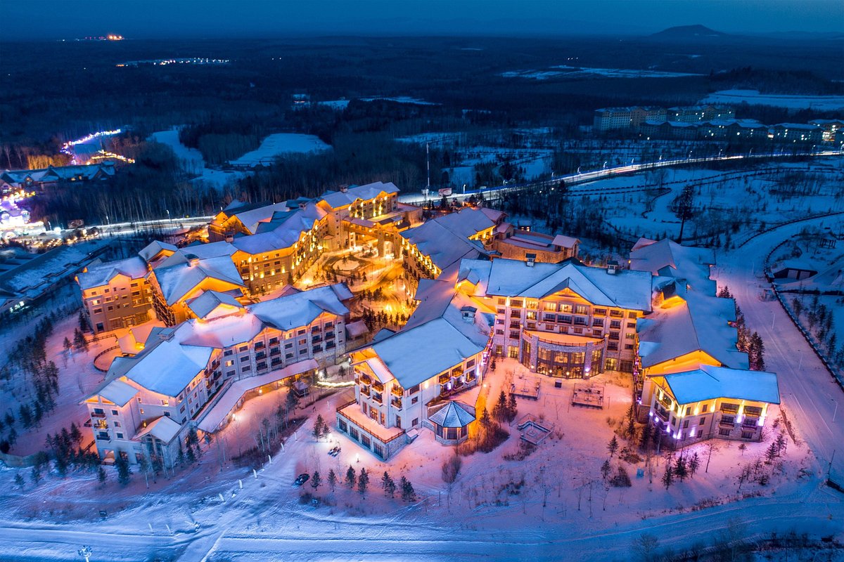 Changbaishan Wanda in China: an aerial view of the resort at night.