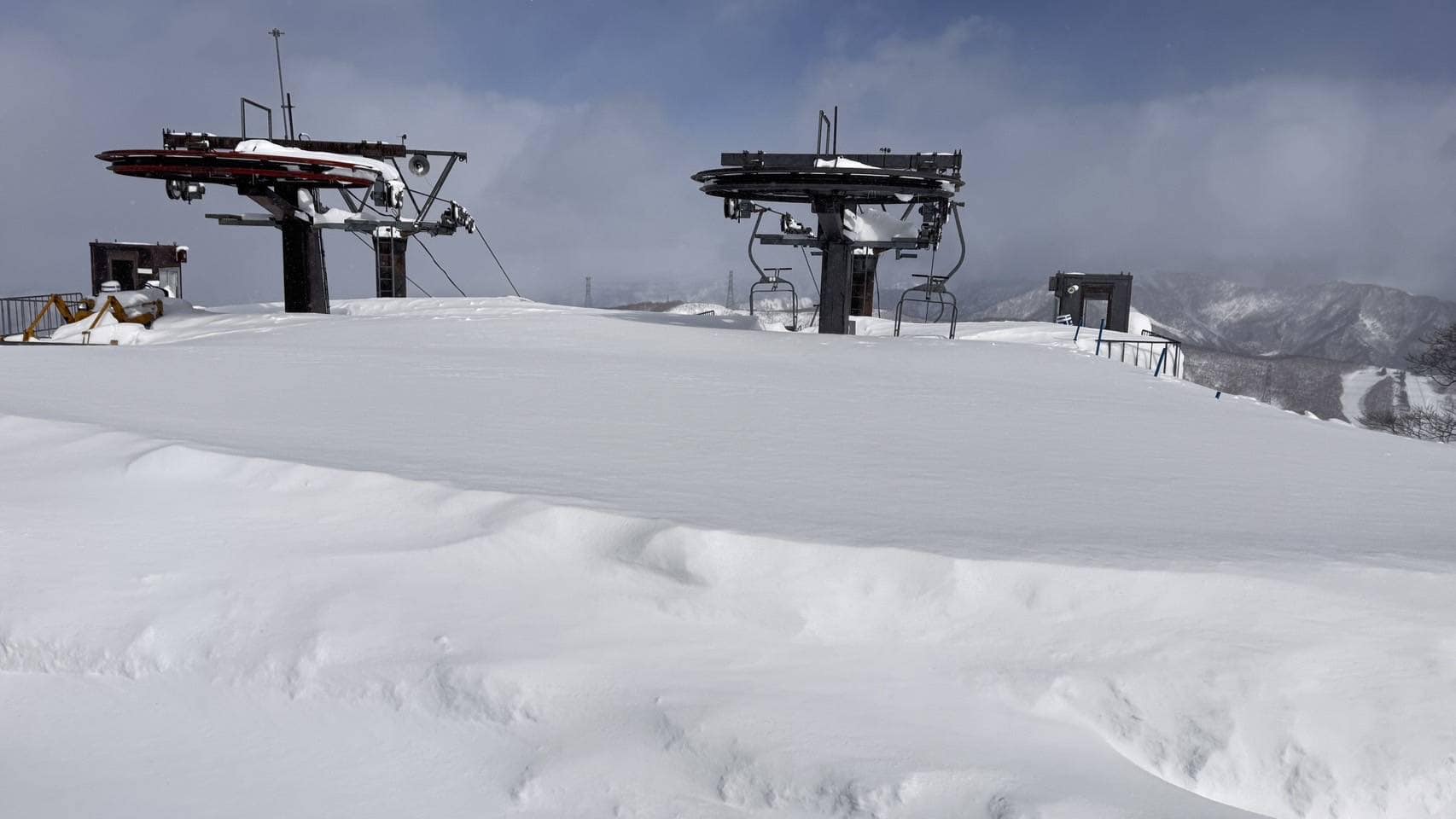 Mitsumata | Kagura | Tashiro in Japan - snow on the ground.
