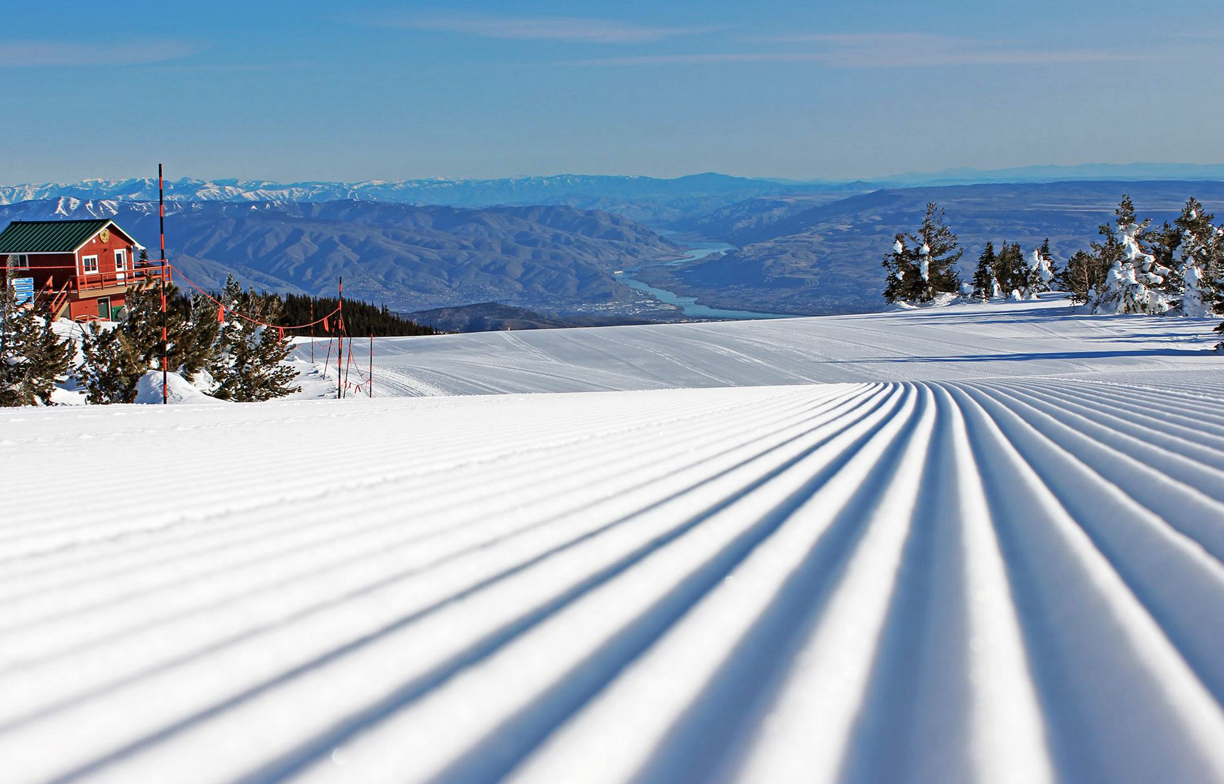 Mission Ridge WA in USA - white snow on the ground.
