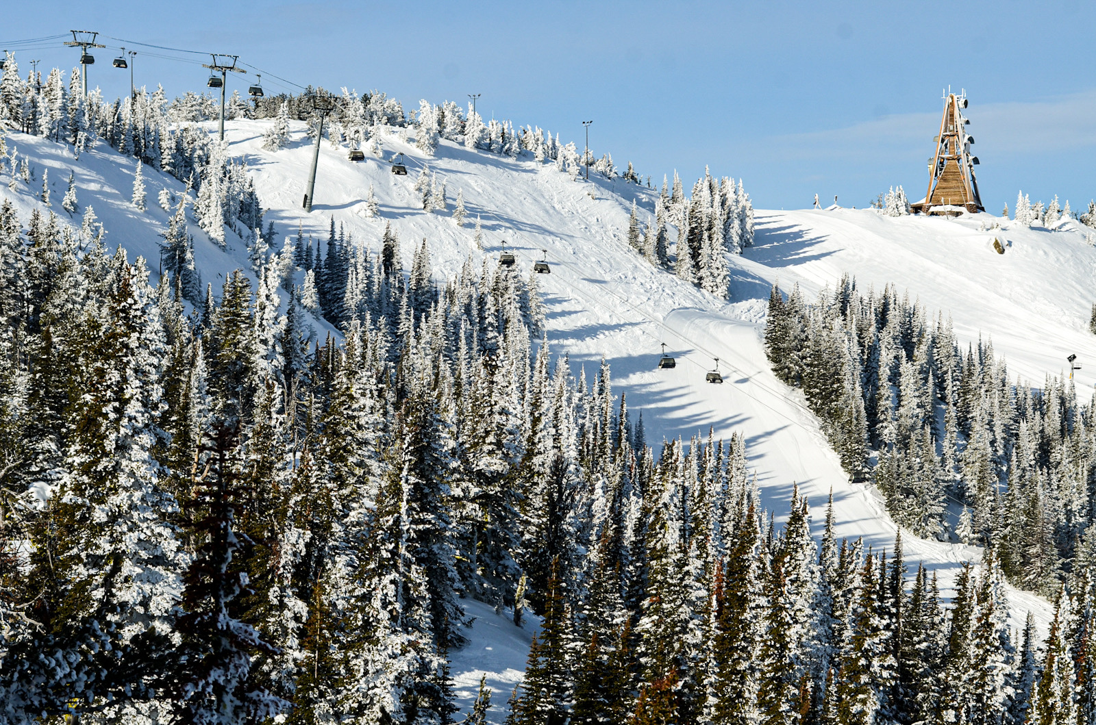 Mission Ridge WA in USA - a ski lift going up a snowy mountain.