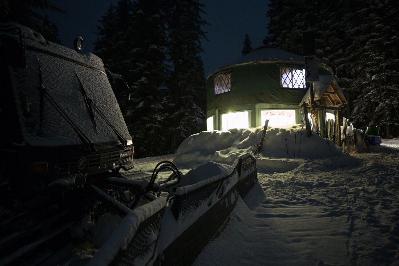 Cascade Powder Guides in USA - snow on the ground.