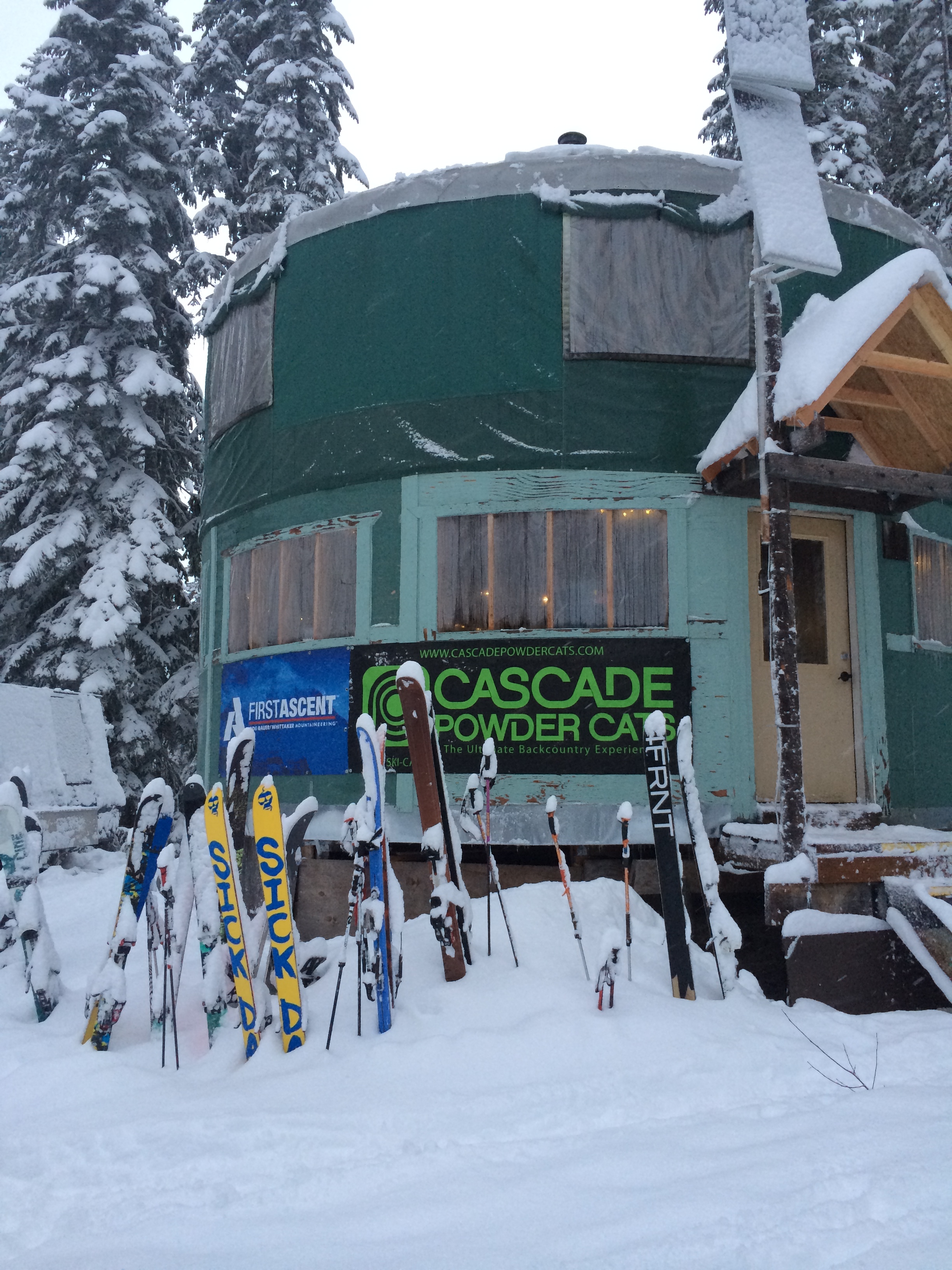 Cascade Powder Guides in USA - snow on the ground.