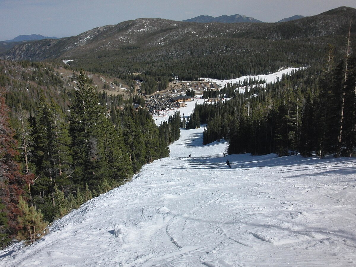 Eldora Mountain in USA - a view of a ski slope in the mountains.