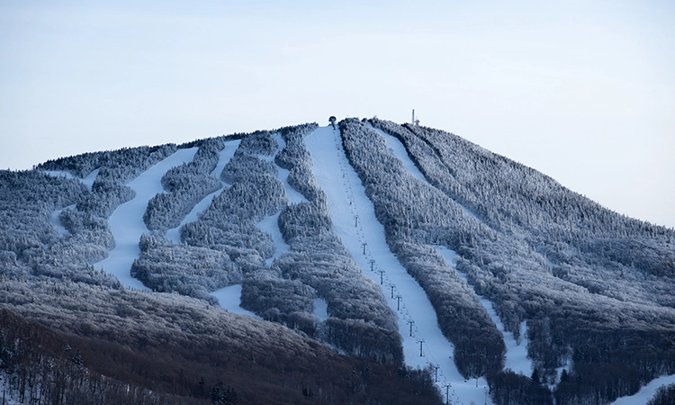 Pico Mountain, USA, chairlift and slopes