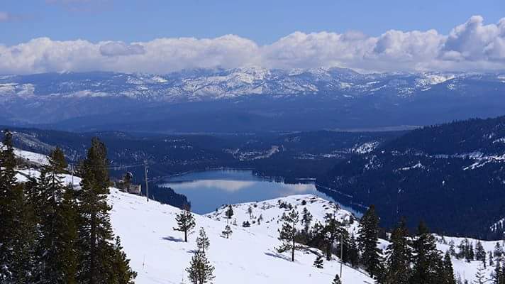 Donner Ski Ranch in USA - the view from the top of the mountain.