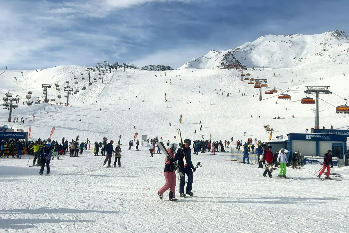 Rosskopf Monte Cavallo in Italy - a group of people standing on top of a snow covered slope.