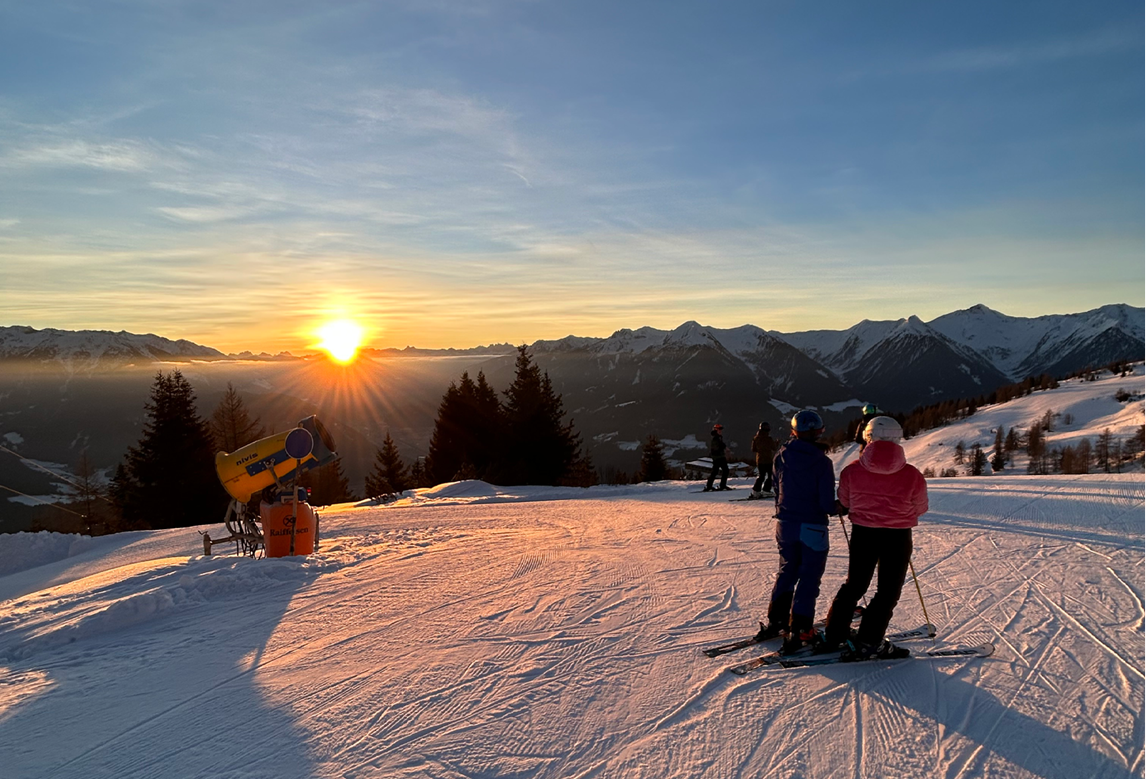 Rosskopf Monte Cavallo in Italy - a group of people skiing down a mountain.