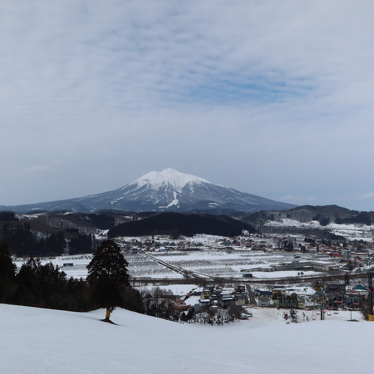 Soma Romantopia in Japan - the view of mt fuji from the top of mt fuji.