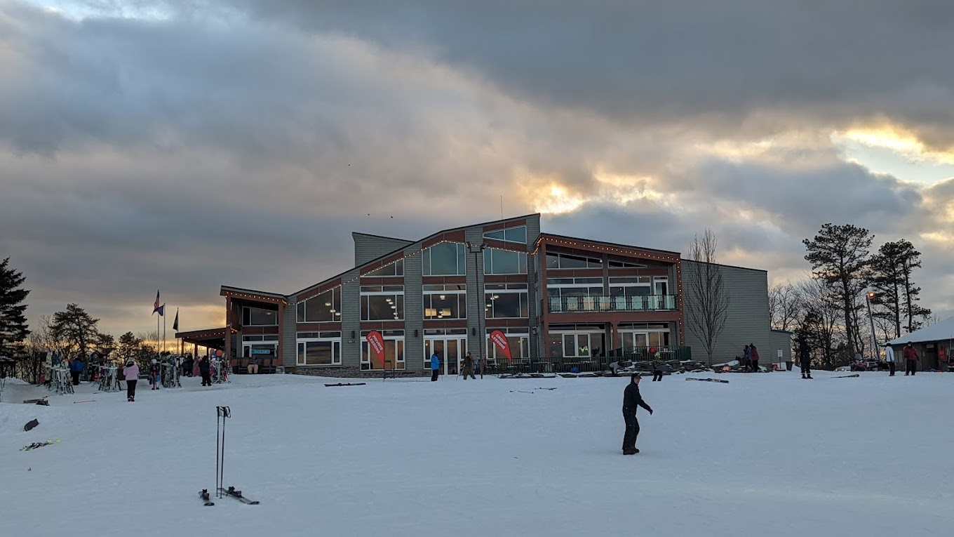 Ski Big Bear at Masthope Mountain in USA - a group of people are skiing in the snow.