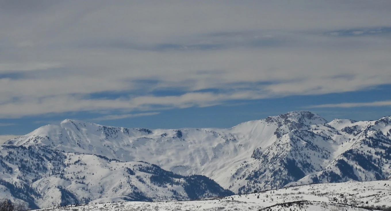 Diamond Peaks Heli-Ski Adventures in Utah, USA