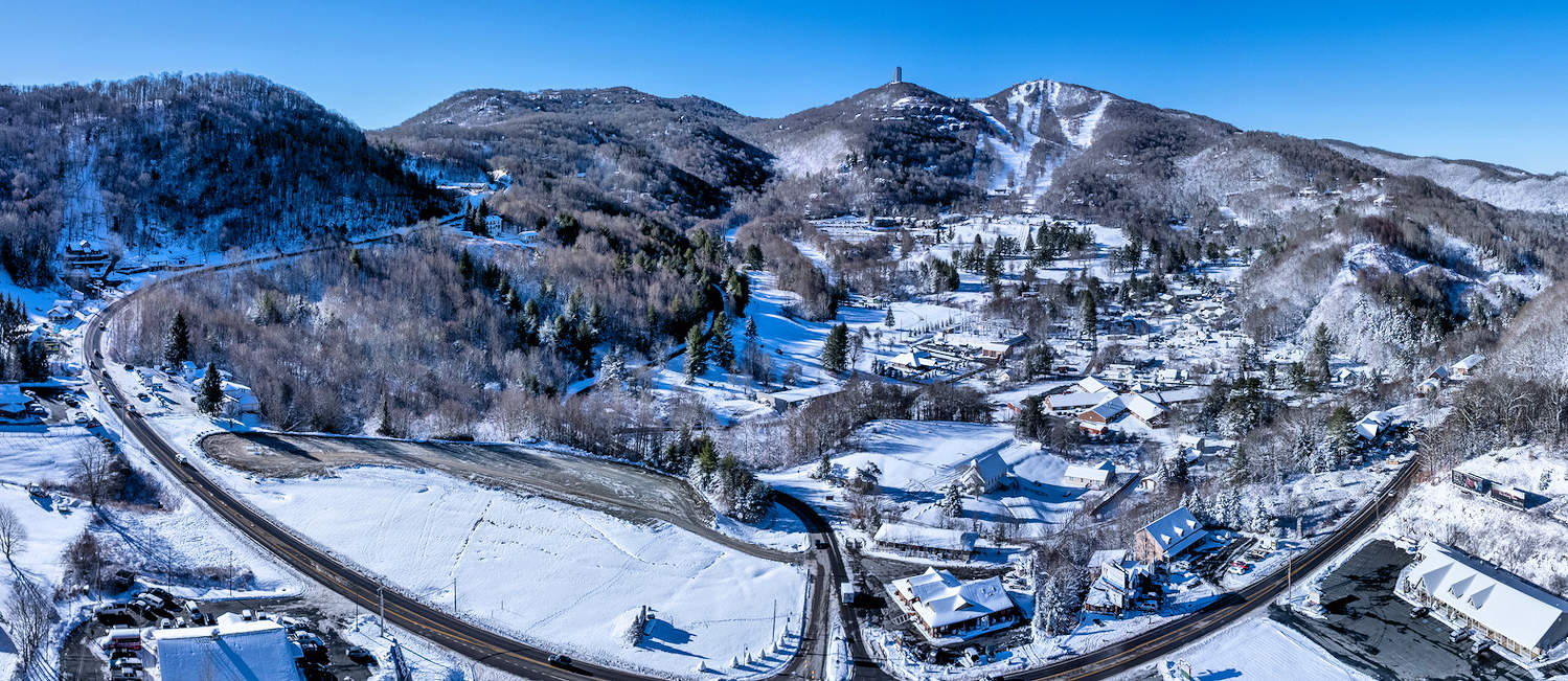 Sugar Mountain in USA - an aerial view of a small town in the mountains.