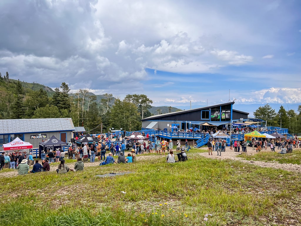 Pajarito Mountain in USA: a crowd of people standing in front of a building.