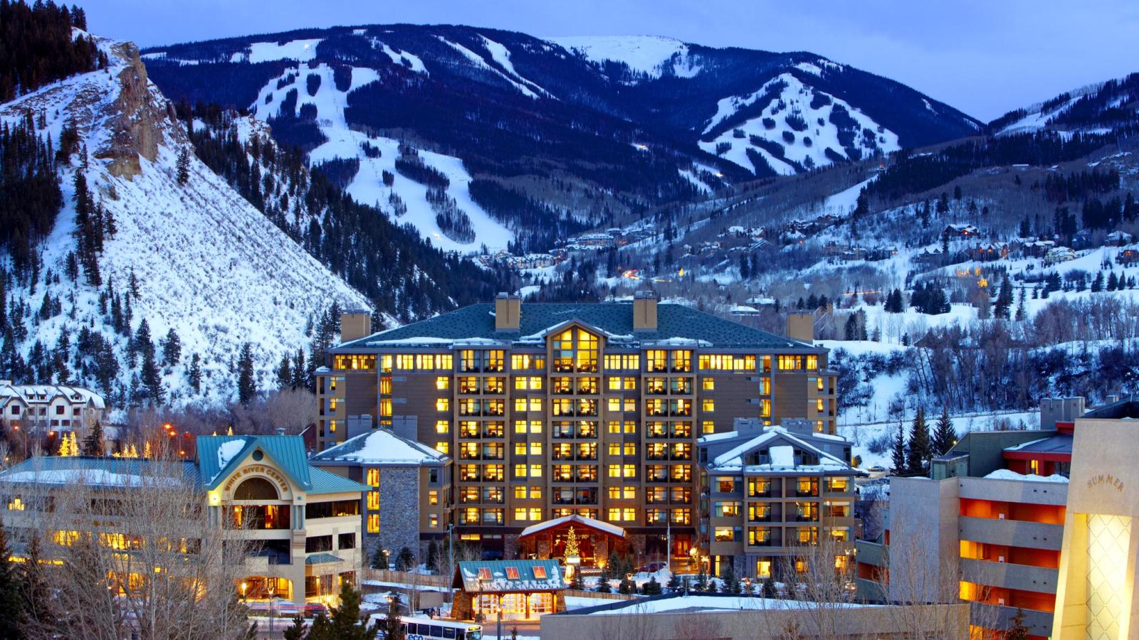 Beaver Creek in USA: a hotel in the mountains at night.
