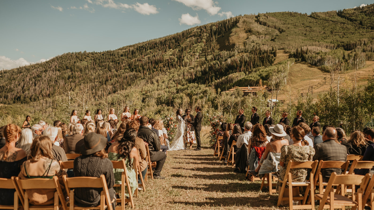 Sunlight Mountain in USA - a wedding ceremony in the mountains.