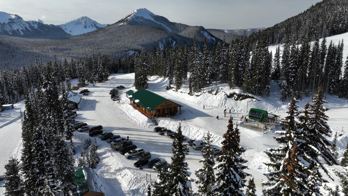Manning Park in Canada: a ski resort surrounded by trees and mountains.