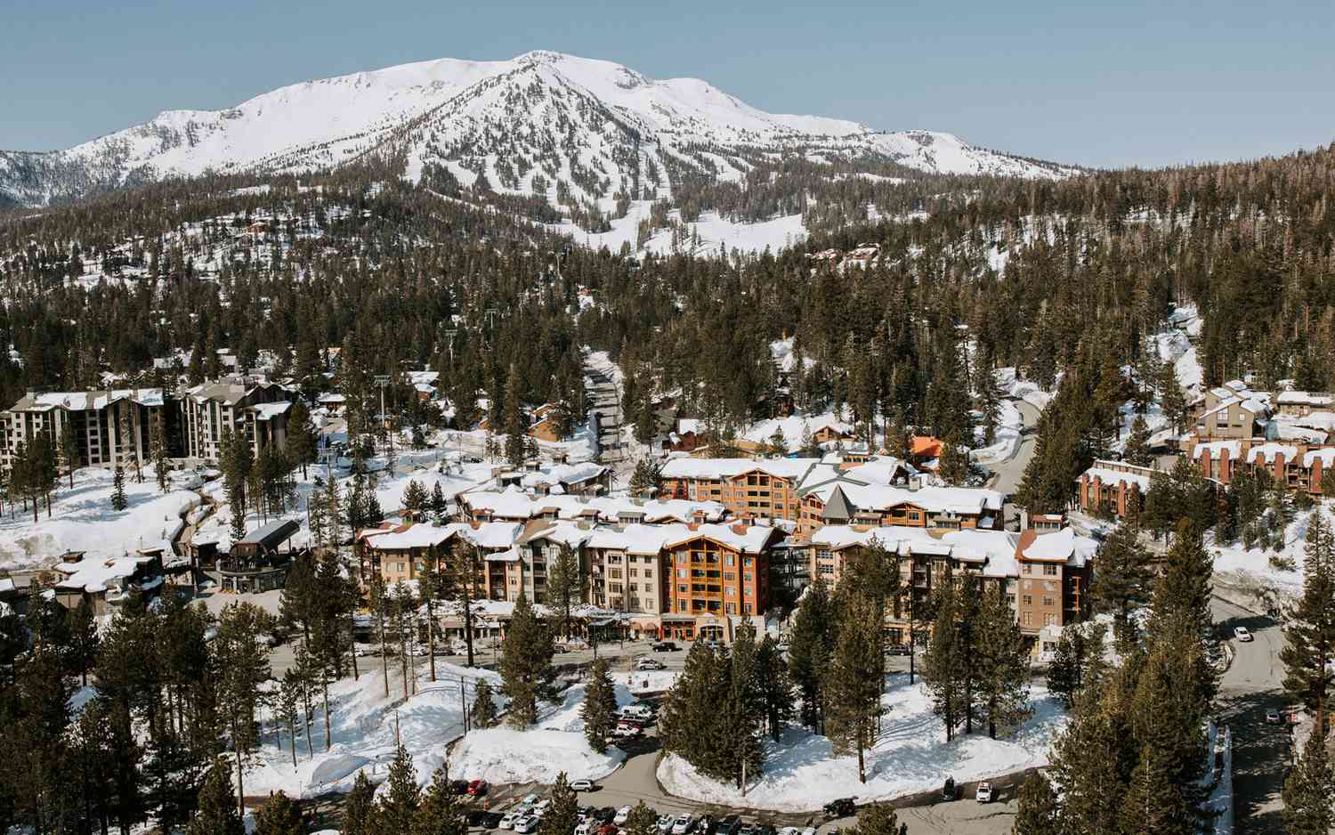 Mammoth Mountain in USA: a view of a ski resort in the mountains.