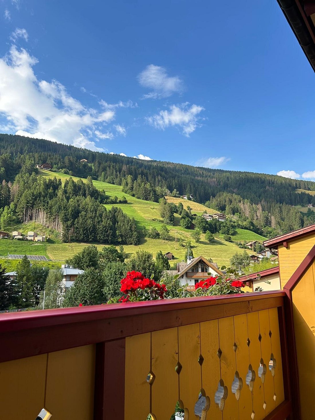 Baranci Piste Da Sci in Italy - a balcony with a view of the mountains.