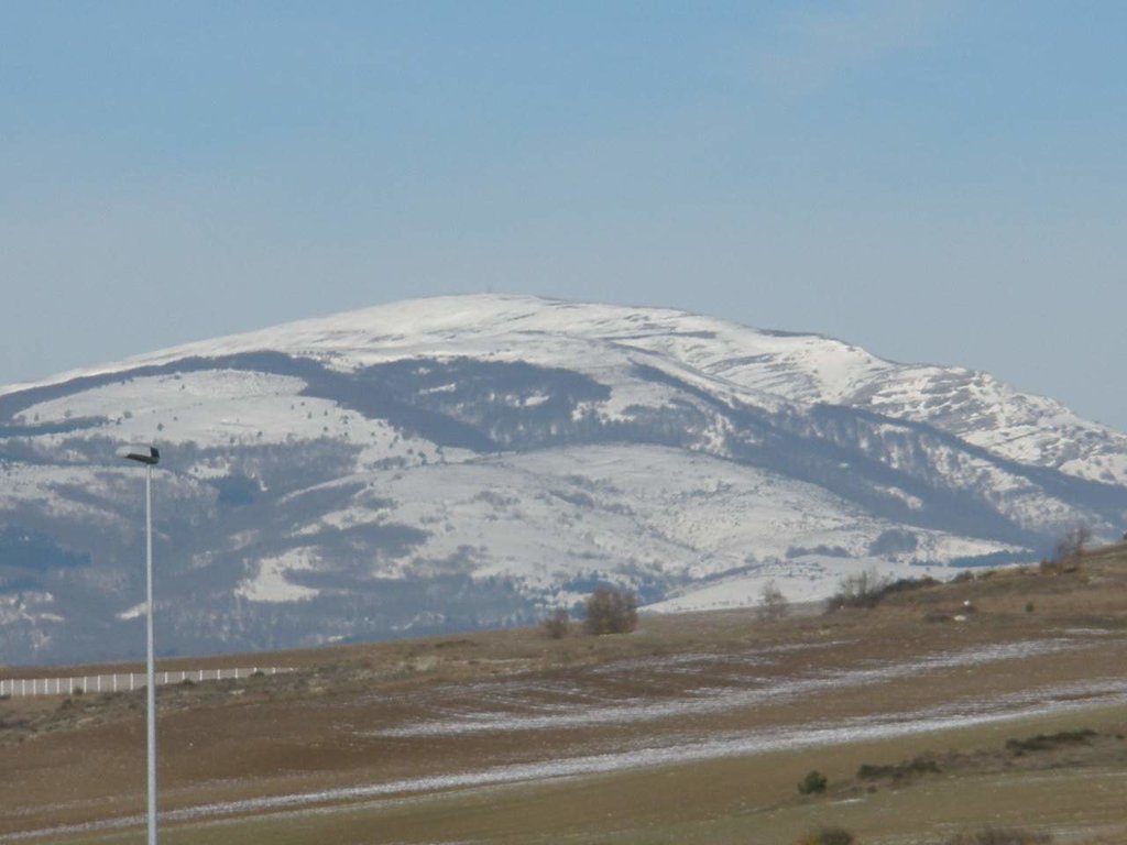 San Isidro-Zona Cebolledo in Spain - a snow covered mountain in the distance.