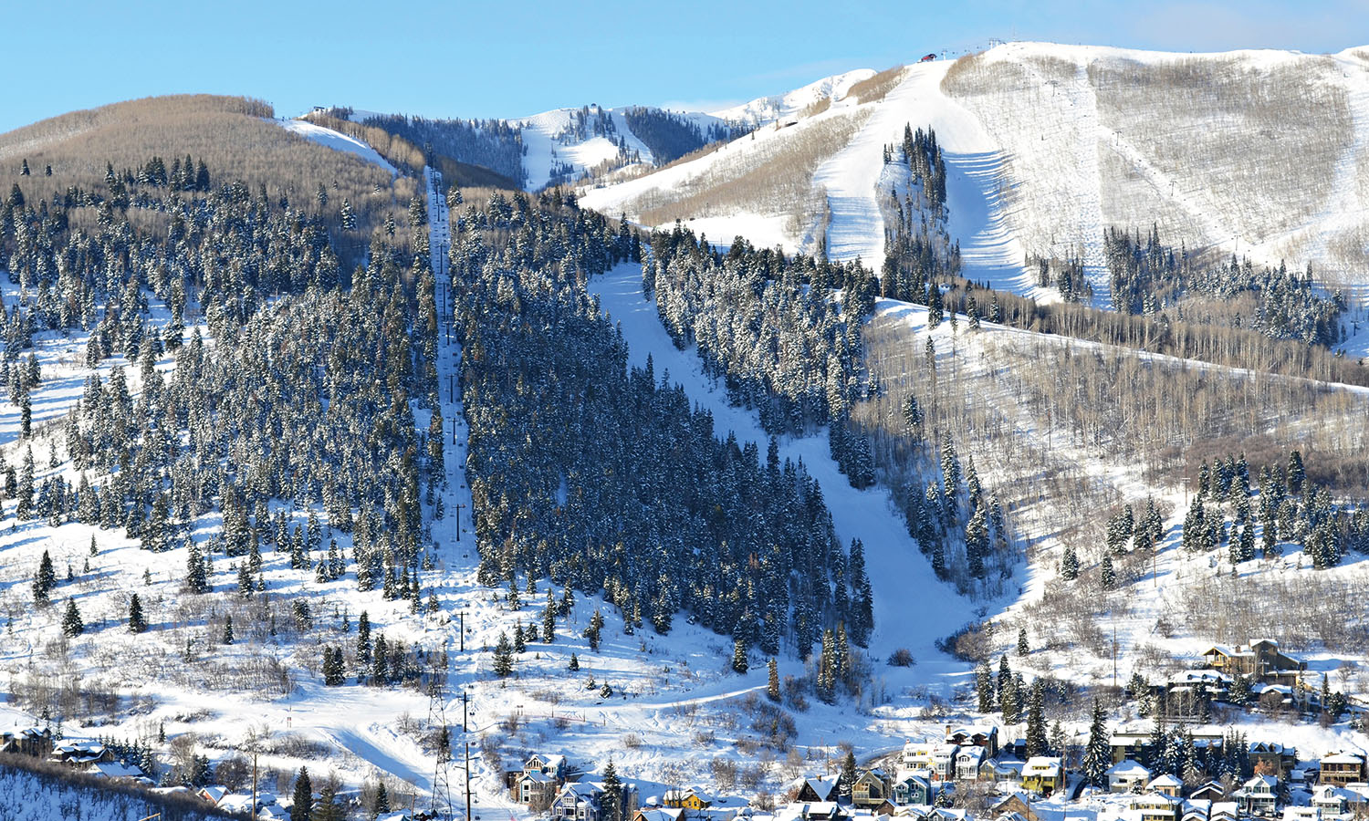 Showdown in USA: a view of a ski resort in the mountains.
