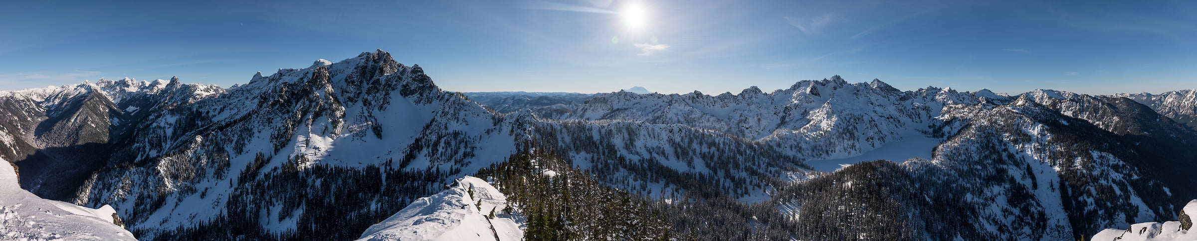 Cascade Mountain in USA - the sun is shining on the mountains.