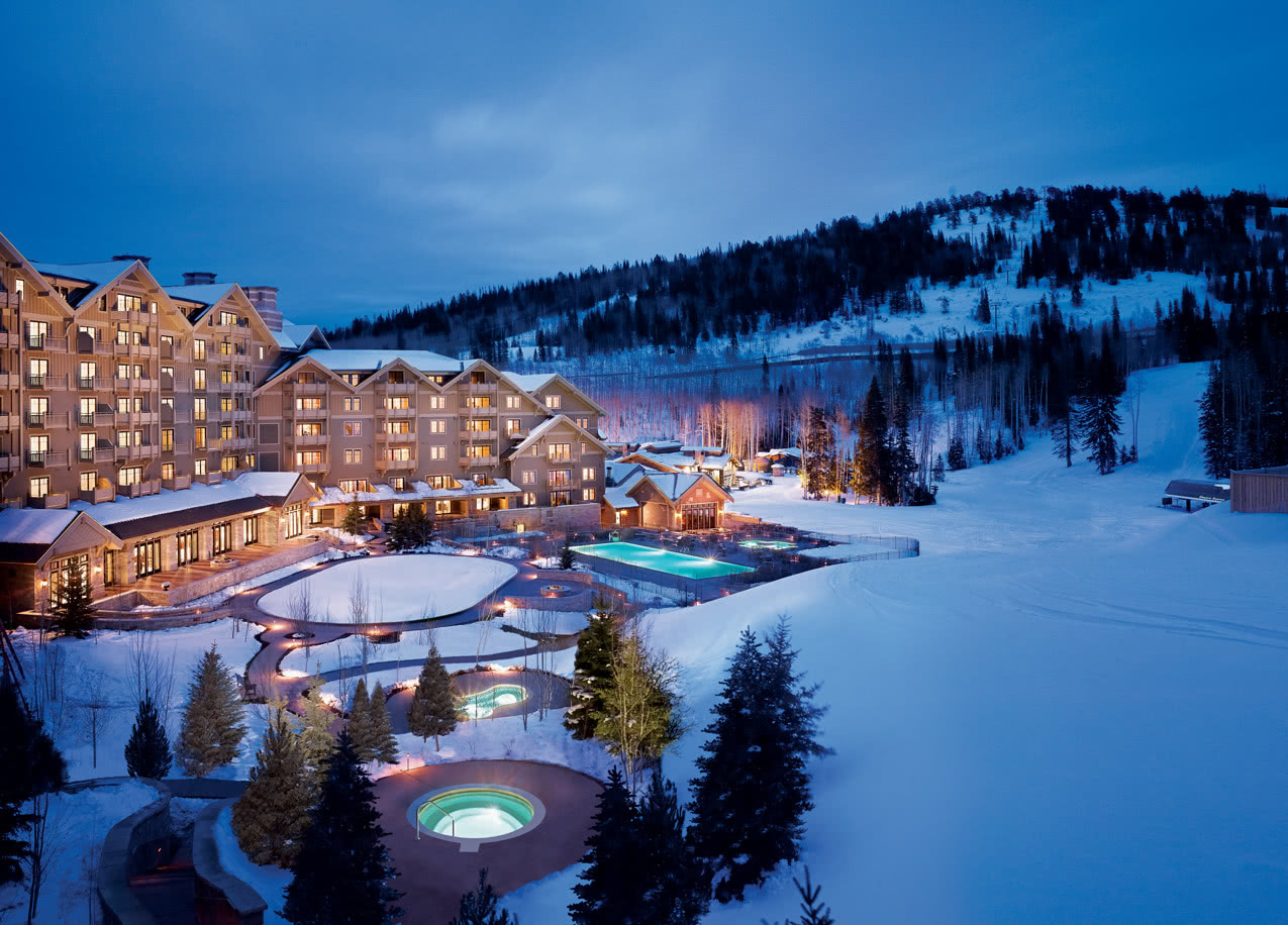 Deer Valley in USA: a hotel in the mountains at night.
