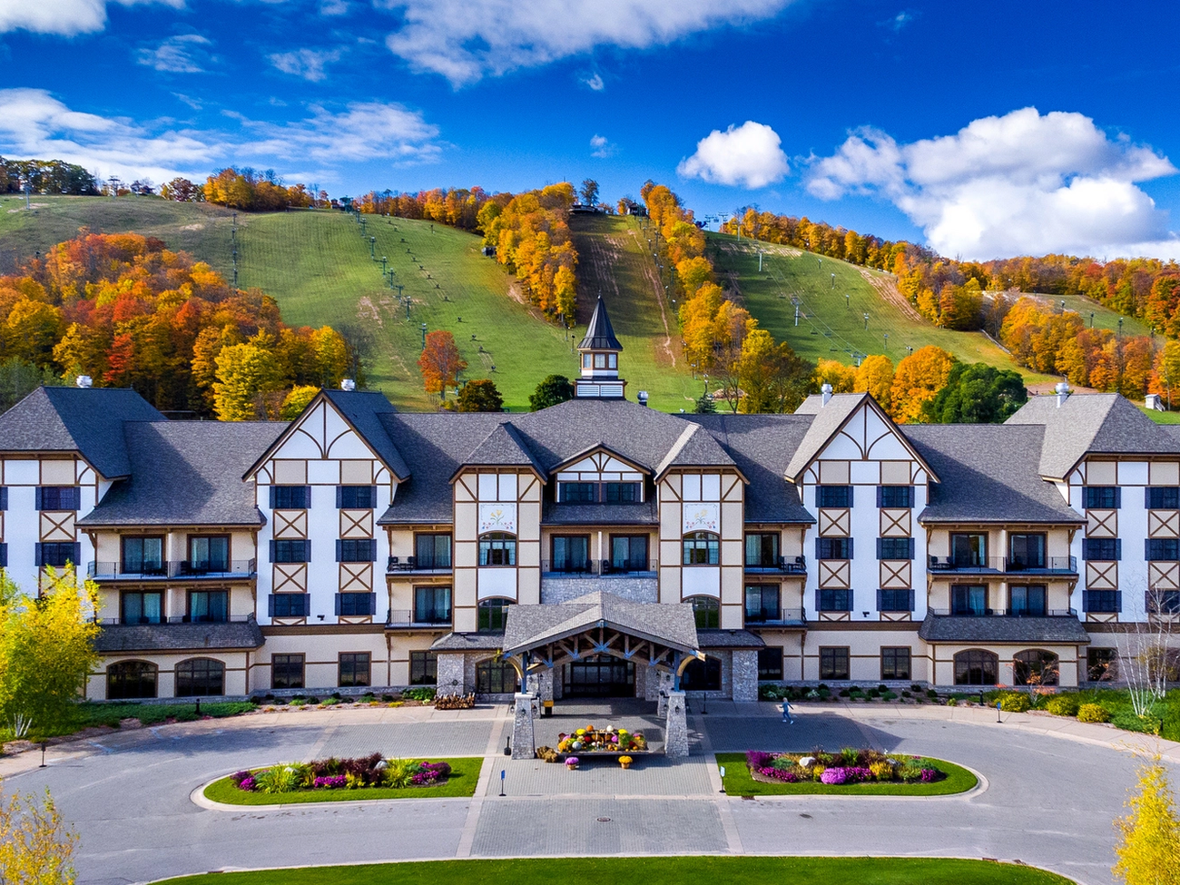 Boyne Mountain in USA - the lodge at sq creek.
