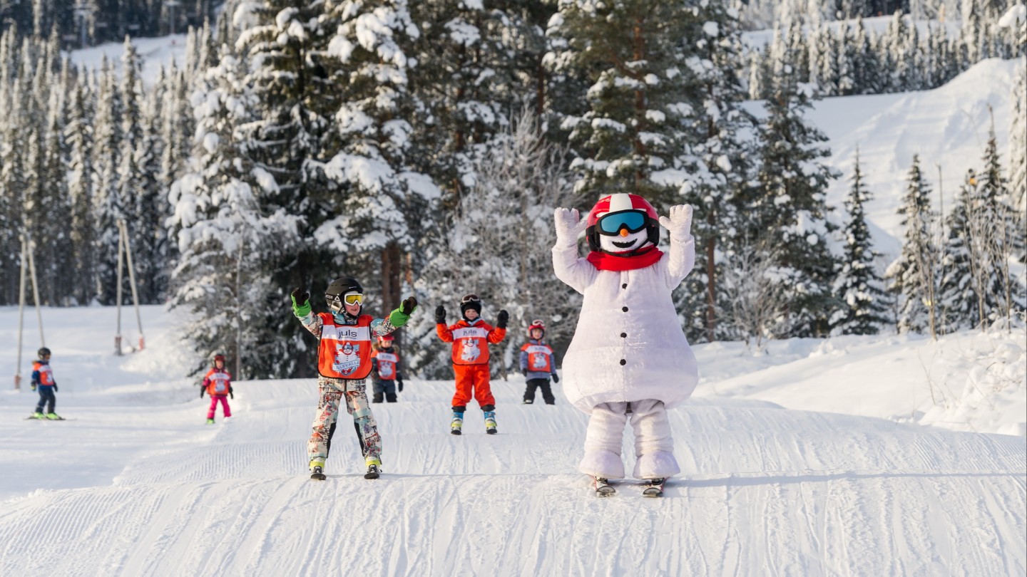 Ostredalen, Fagertoppen, Trysil Norway, Kids activities on the snow