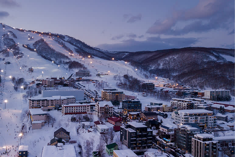 Niseko United in Japan: a view of a ski resort at night.
