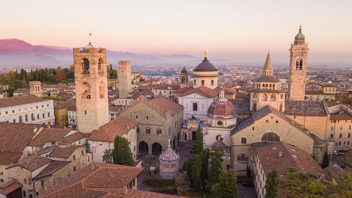 Nuova Lizzola in Italy - the sky is pink.