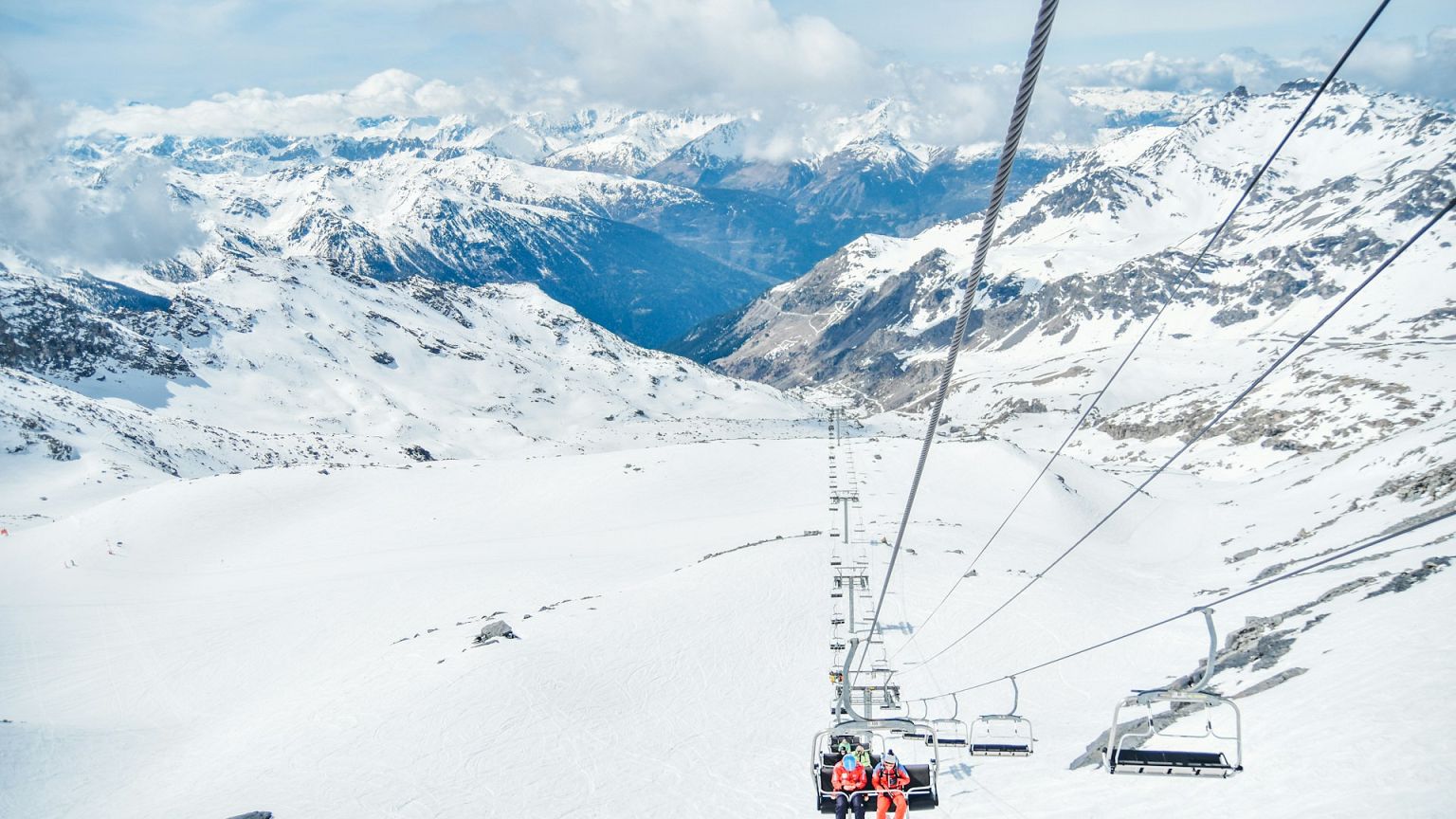 Grand Puy in France - a ski lift going up the side of a mountain.